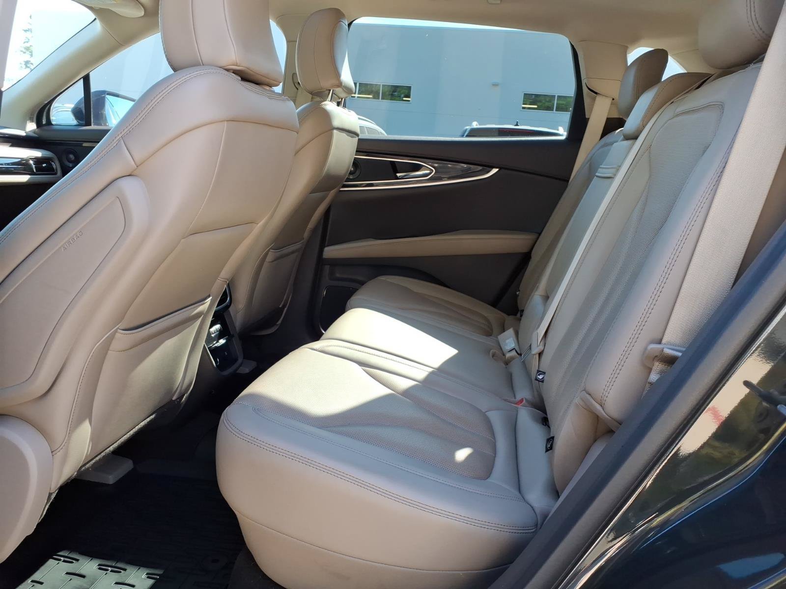 Used 2022 Lincoln Nautilus Reserve w/ Luxury Package AWD/4WD image 9