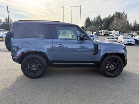 Used 2022 Land Rover Defender 90 X-Dynamic S image 4