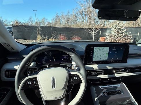 New 2026 Lincoln Aviator AWD image 27