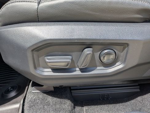 Used 2024 Toyota Tundra Limited image 6