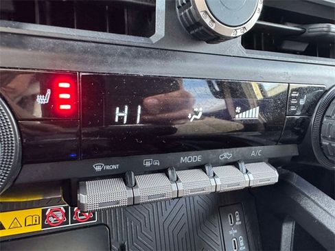 Used 2024 Toyota Tacoma TRD Off-Road image 33