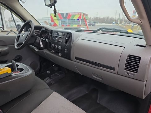 Used 2009 Chevrolet Silverado 3500 W/T w/ Snow Plow Prep Package image 27