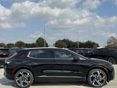 New 2026 Chevrolet Equinox EV LT image 3