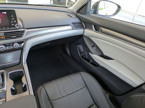 Used 2019 Honda Accord LX image 17