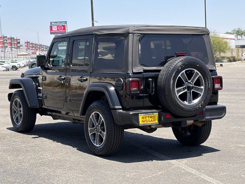 Used 2023 Jeep Wrangler Unlimited Sahara w/ Cold Weather Group AWD/4WD image 4