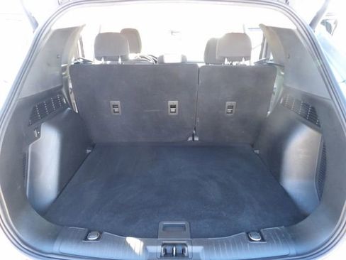 Certified 2022 Ford Escape SE w/ SE Sport Appearance Package image 29