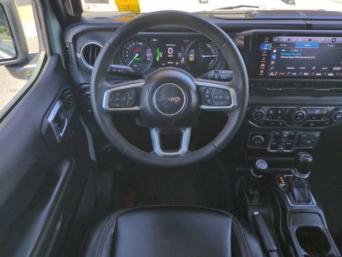 Used 2024 Jeep Wrangler Unlimited Sahara AWD/4WD image 16