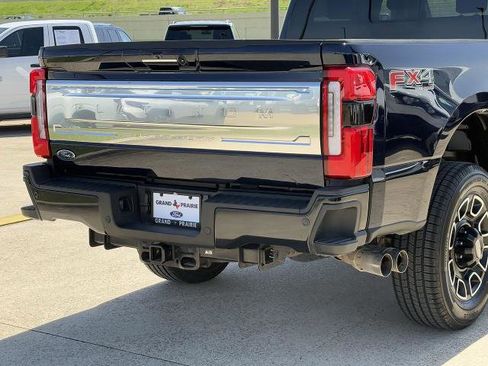 Certified 2024 Ford F350 Platinum w/ FX4 Off-Road Package image 6