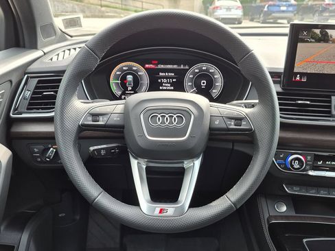 Used 2024 Audi Q5 e Prestige w/ Prestige Package AWD/4WD image 17