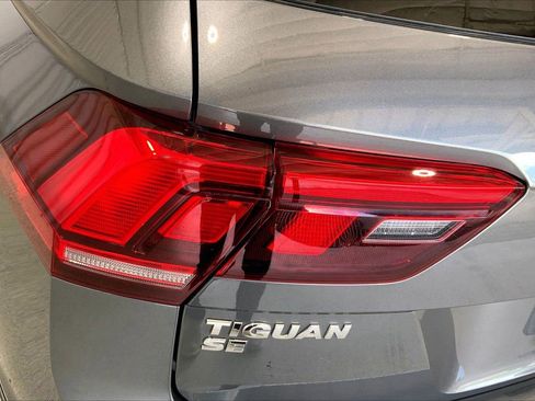 Used 2021 Volkswagen Tiguan SE R-Line FWD image 29