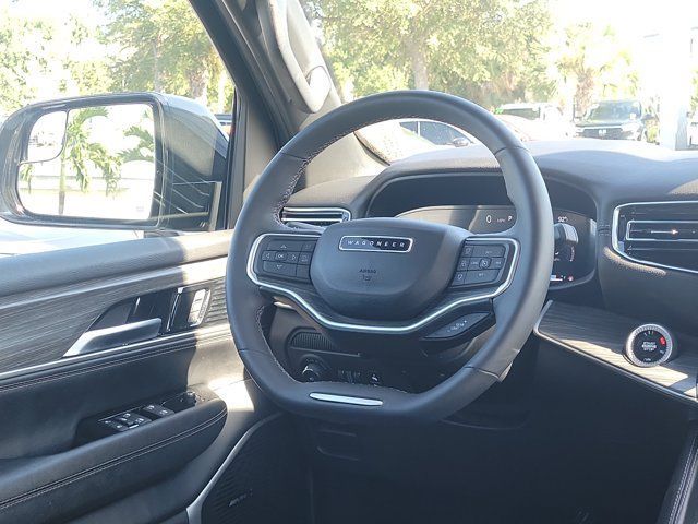 Used 2024 Jeep Wagoneer Series II w/ Flexible Seating Group AWD/4WD image 3