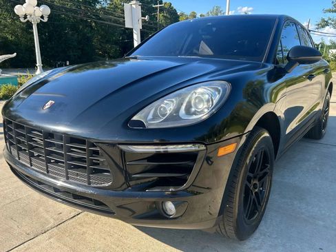 Used 2018 Porsche Macan AWD/4WD image 1