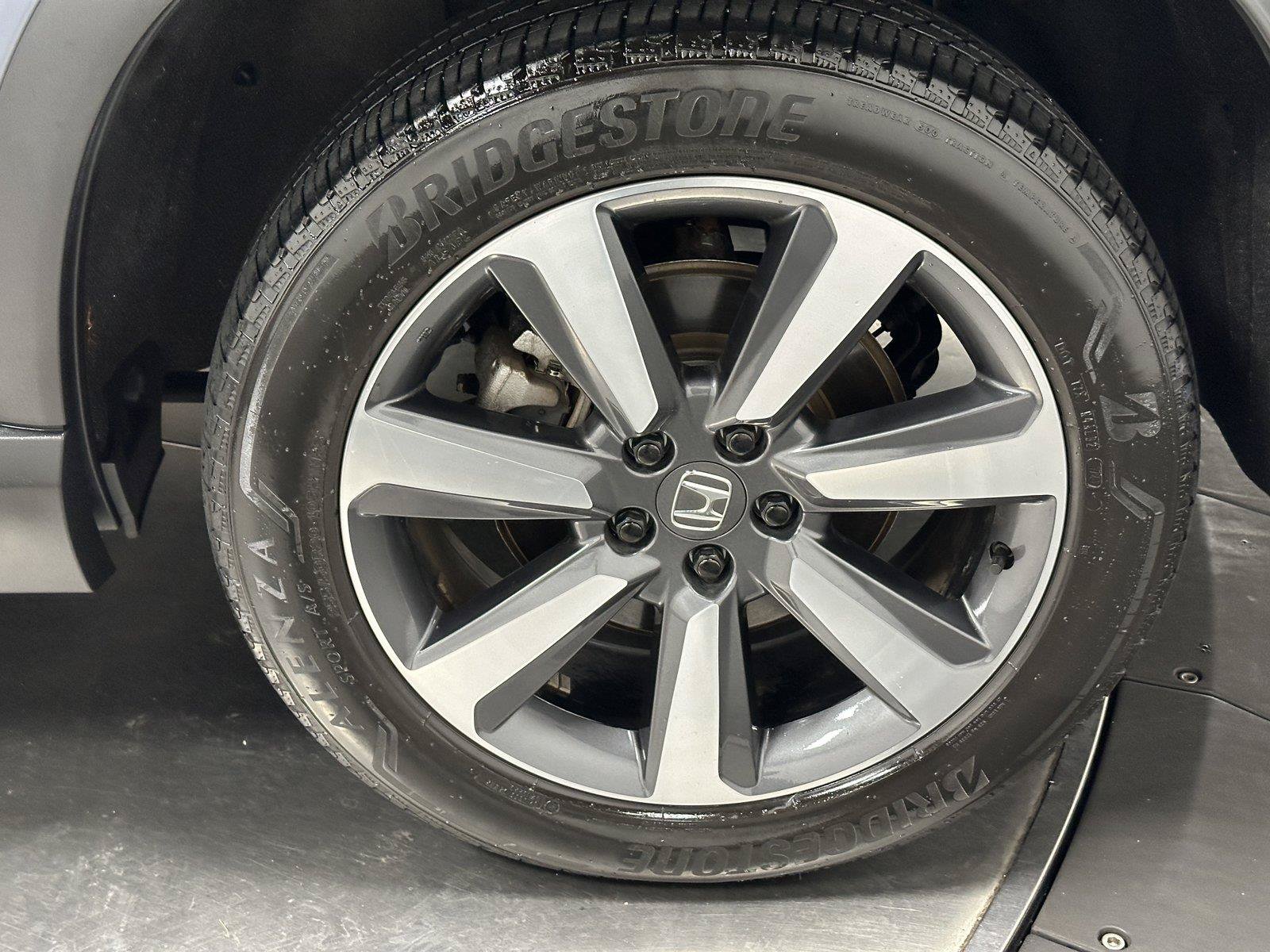 Certified 2024 Honda Pilot Touring image 19
