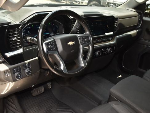 Used 2023 Chevrolet Silverado 1500 LT AWD/4WD image 30