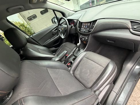 Used 2018 Chevrolet Trax LT w/ LT Convenience Package AWD/4WD image 34