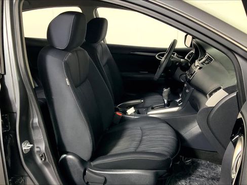 Used 2016 Nissan Sentra SV image 9