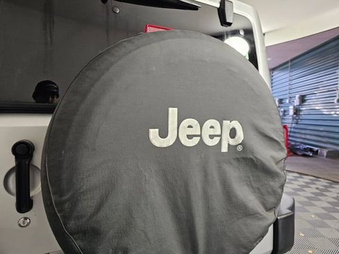 Used 2012 Jeep Wrangler Sahara w/ Connectivity Group image 16