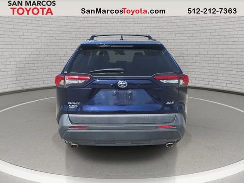 Used 2020 Toyota RAV4 XLE Premium image 6