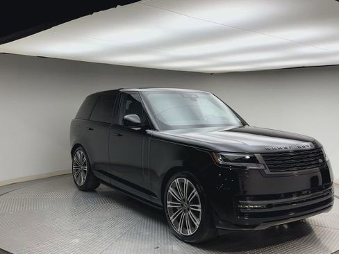 Used 2025 Land Rover Range Rover SE AWD/4WD image 8