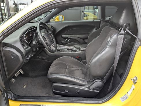 Used 2017 Dodge Challenger R/T Scat Pack w/ Leather Interior Group image 12