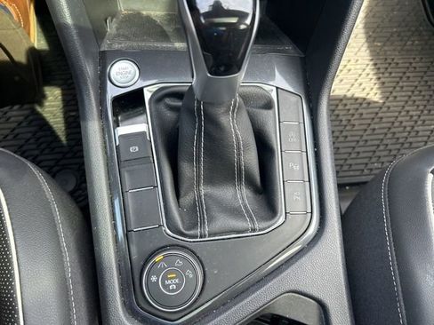 Used 2023 Volkswagen Tiguan SEL R-Line image 23