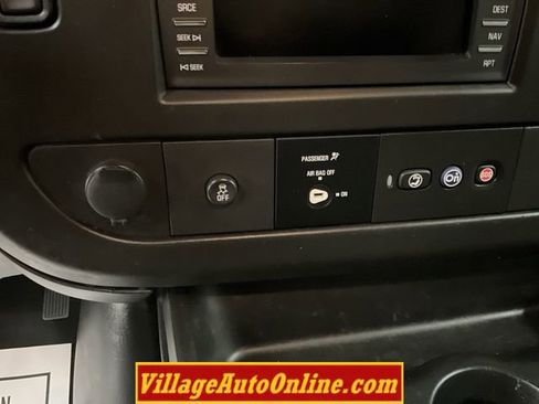 Used 2018 Chevrolet Express 2500 w/ Driver Convenience Package RWD image 18