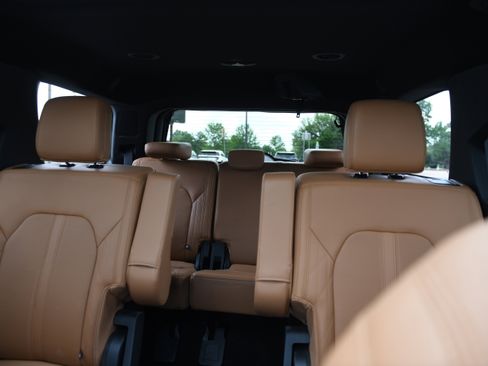 Used 2023 Ford Expedition Platinum RWD image 23