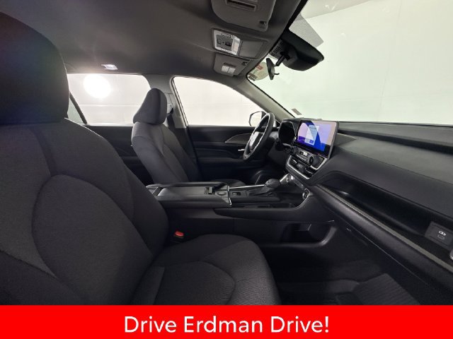Certified 2025 Toyota Grand Highlander FWD image 25