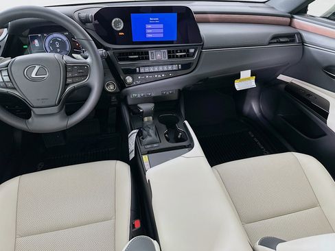 New 2025 Lexus ES 300h w/ Premium Package image 25