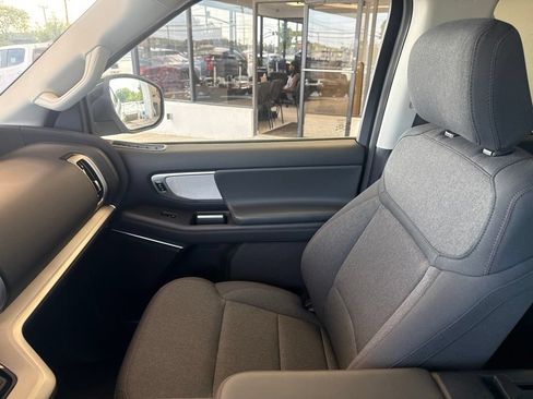 Used 2025 Ford Expedition Max Active AWD/4WD image 25