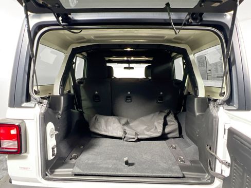 Used 2023 Jeep Wrangler Sport S image 34