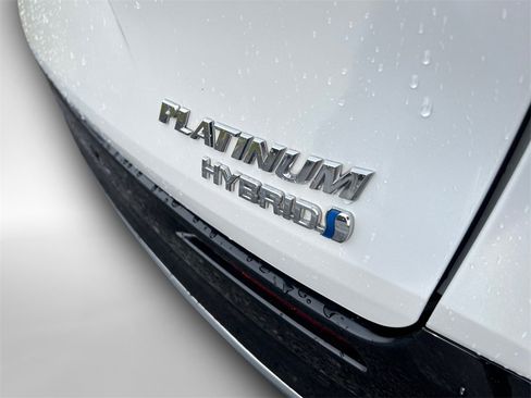 Used 2023 Toyota Sienna Platinum image 12