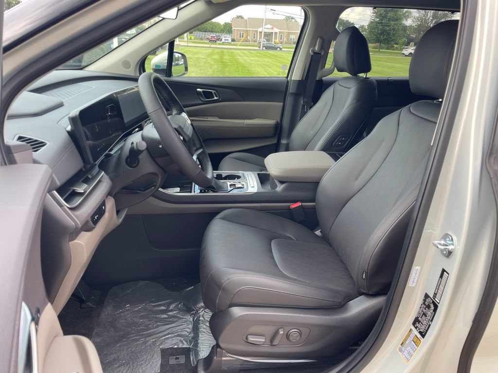 New 2027 Kia Carnival EX FWD image 8