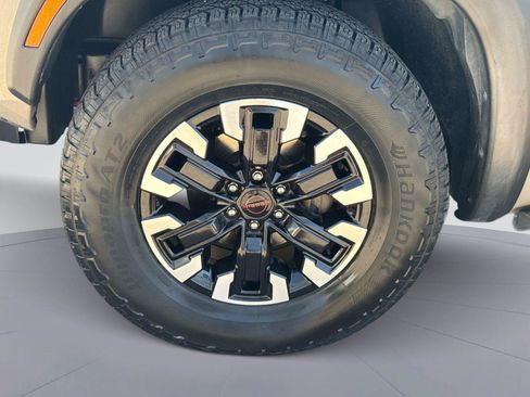 Used 2023 Nissan Frontier PRO-4X w/ Pro Convenience Package AWD/4WD image 11