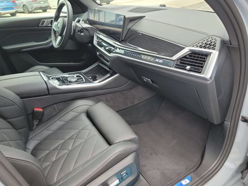 Used 2024 BMW X5 sDrive40i w/ M Sport Package RWD image 43