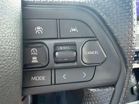 Used 2025 Toyota Tacoma SR5 AWD/4WD image 21