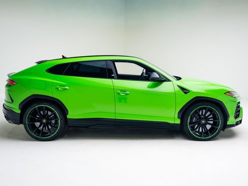 Used 2021 Lamborghini Urus image 19