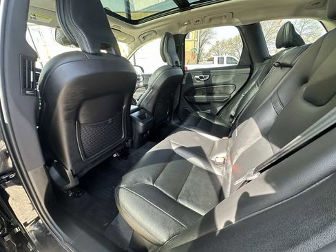 Used 2023 Volvo XC60 B5 Core image 39