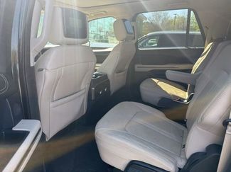 Used 2022 Ford Expedition Max Platinum video 2