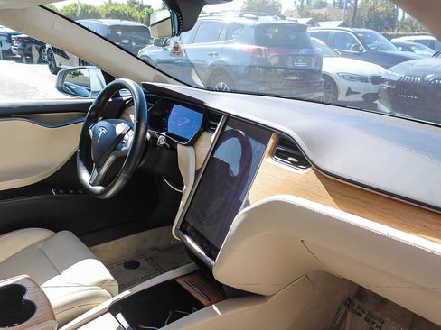 Used 2018 Tesla Model S 75D AWD/4WD image 16