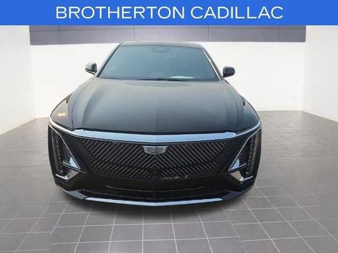 Certified 2024 Cadillac Lyriq Luxury AWD/4WD image 2