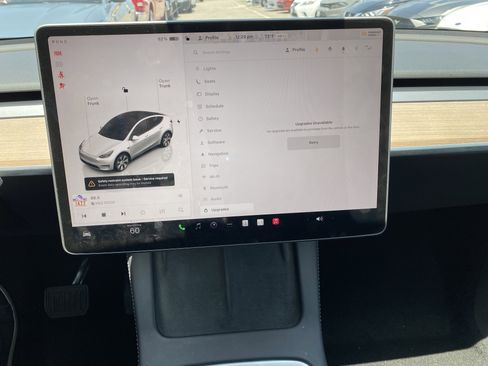 Used 2024 Tesla Model Y Long Range AWD/4WD image 20