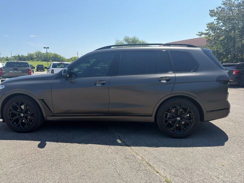 Used 2021 BMW X7 xDrive40i w/ Executive Package AWD/4WD image 8