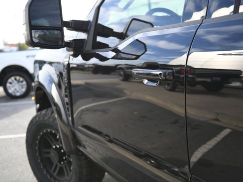 New 2026 Ford F250 Lariat w/ Black Appearance Package image 26