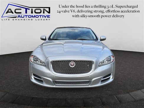 Used 2015 Jaguar XJ image 3