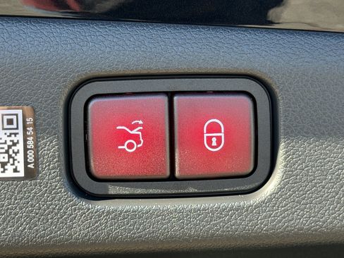 New 2026 Mercedes-Benz E 53 AMG e 4MATIC Sedan image 14