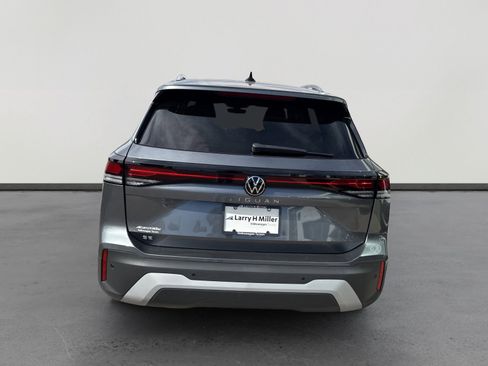 New 2026 Volkswagen Tiguan SE FWD image 5