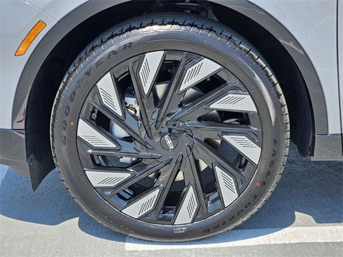 New 2025 Lincoln Nautilus Reserve w/ Jet Appearance Package image 10