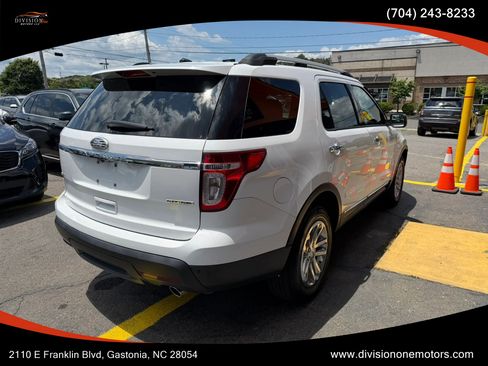Used 2015 Ford Explorer XLT w/ Equipment Group 202B FWD image 5
