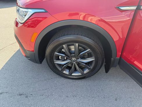 Used 2022 Volkswagen Tiguan SE image 20